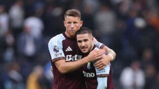 Atletas Ross Barkley e Emiliano Buendía, do Aston Villa