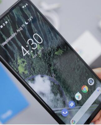 Foto da tela inicial de um celular Android