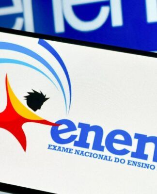 Tela de um celular com o logotipo do Enem em destaque