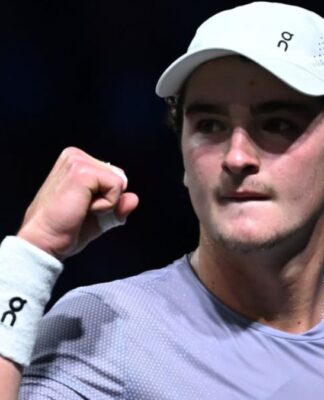 João Fonseca comemorando um ponto marcado na partida