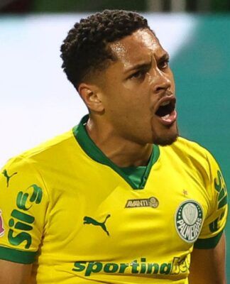 STJD anuncia adiamento do julgamento de Vitor Roque por discriminação