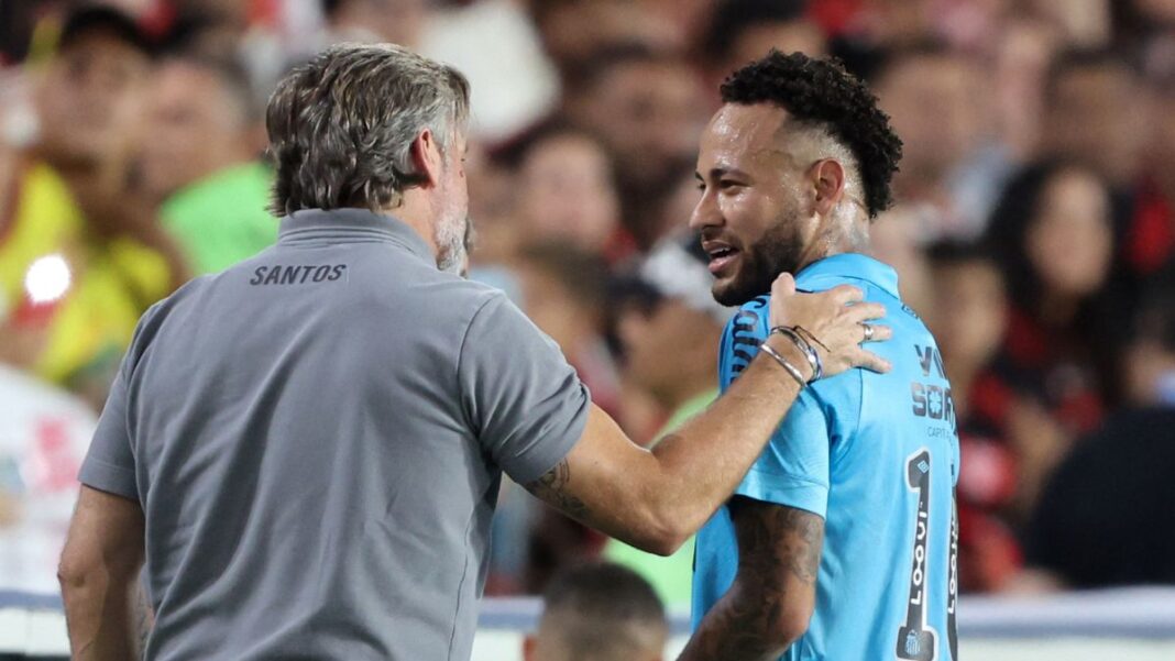 Neymar indignado com membro da comissão técnica do Santos