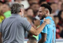 Neymar indignado com membro da comissão técnica do Santos