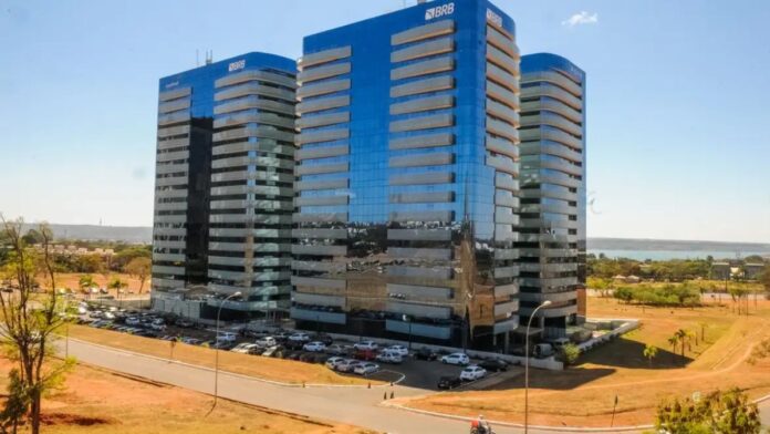 Fachada do prédio que é a sede do BRB, em Brasília