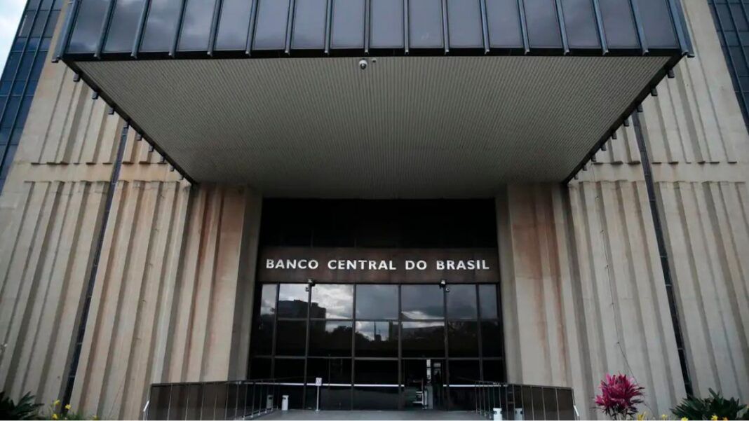 Foto da entrada da sede do Banco Central