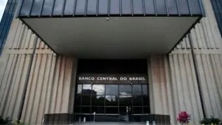 Foto da entrada da sede do Banco Central