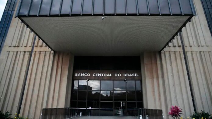 Foto da entrada da sede do Banco Central