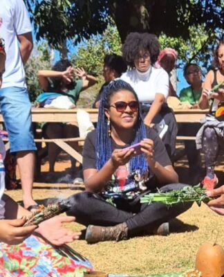 Visita ao Quilombo Cafundó, com imagens de plantas e roupas típicas