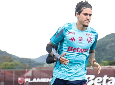 Atacante Pedro durante treinamento no CT do Flamengo
