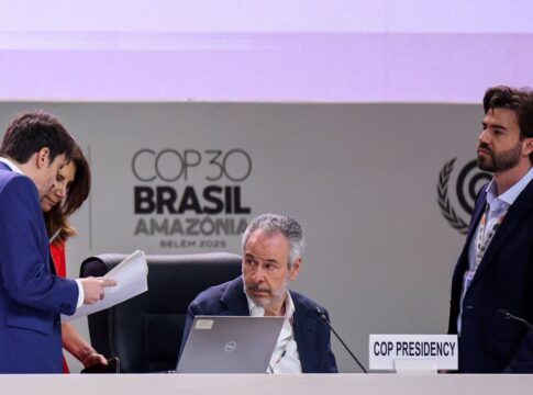Presidente Corrêa do Lago durante conferência da COP30