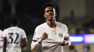 Estêvão comemorando gol pelo Chelsea