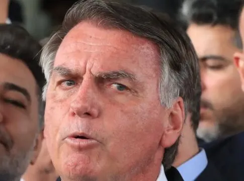 Jair bolsonaro com cara séria