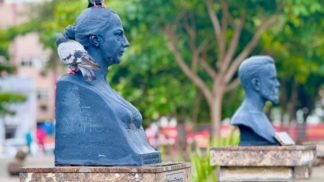 Imagem do busto de Maria Firmina dos Reis, no Maranhão