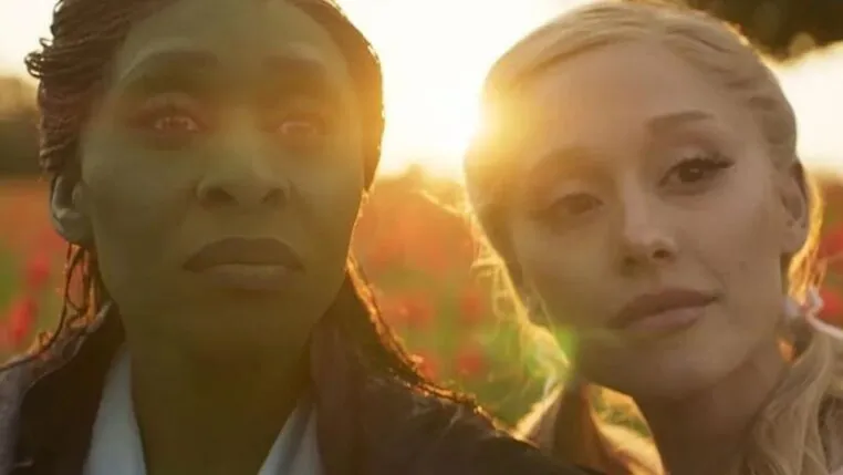 Cynthia Erivo (Elphaba) e Ariana Grande (Glinda)
