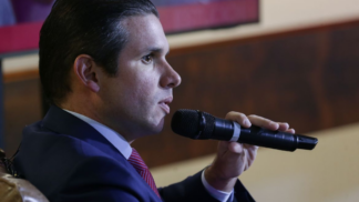 Presidente da Câmara dos Deputados, Hugo Motta, durante entrevista a uma emissora de TV.