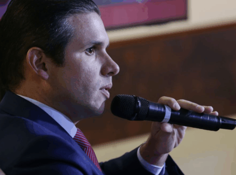 Presidente da Câmara dos Deputados, Hugo Motta, durante entrevista a uma emissora de TV.