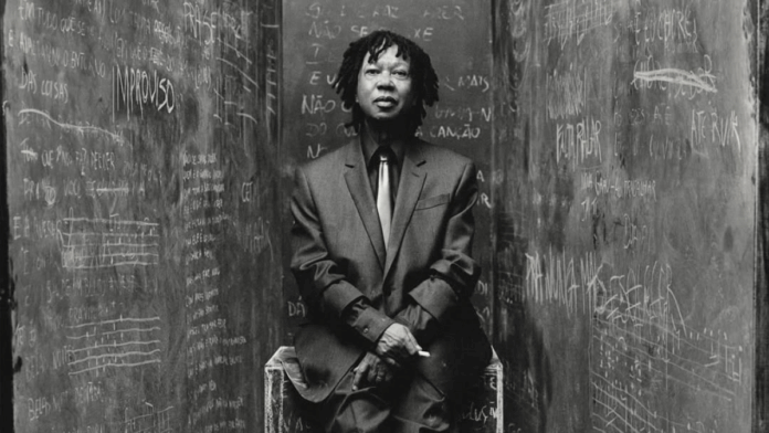 Capa oficial do novo álbum de Djavan