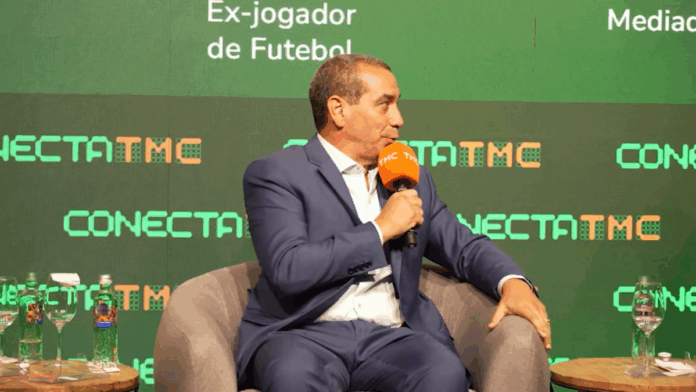 Zinho fala durante ConectaTMC