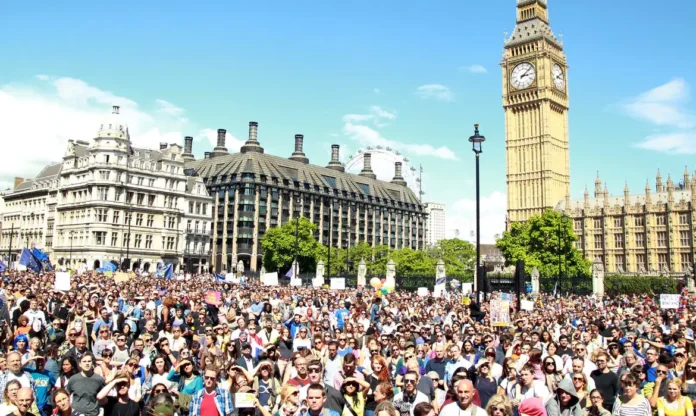 Britânicos se dizem mais divididos e menos orgulhosos do país