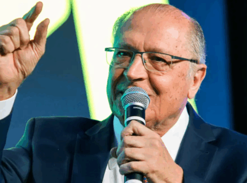 Coca-Cola promete R$ 30 bi no Brasil até 2030 em fábricas e centros de distribuição