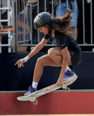 Rayssa Leal executa manobra durante STU Pro Tour Rio