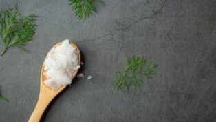 Alecrim e sal grosso