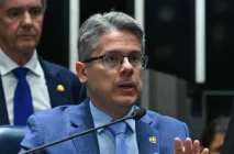 Senador Alessandro Vieira (MDB-SE) fala em sessão no Senado Federal