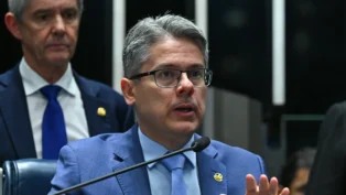 Senador Alessandro Vieira (MDB-SE) fala em sessão no Senado Federal