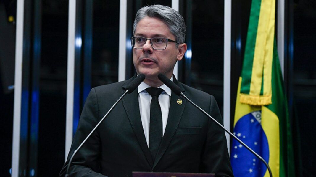 imagem do senador Alessandro Vieira
