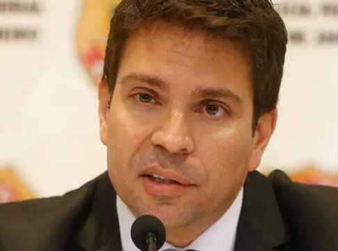 imagem do deputado Alexandre Ramagem, com close no rosto do parlamentar