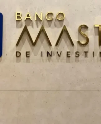 Fachada do Banco Master