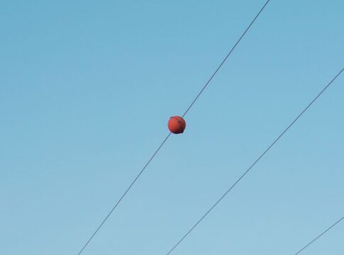 Bolas sinalizadoras diurnas