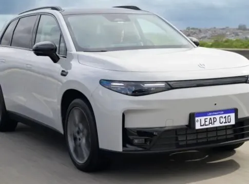 Leapmotor apresenta híbrido no Salão do Automóvel que promete autonomia de 950 quilômetros