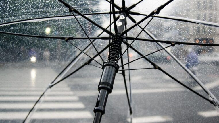 Previsão indica chuva forte e risco de temporais em vários estados; veja onde