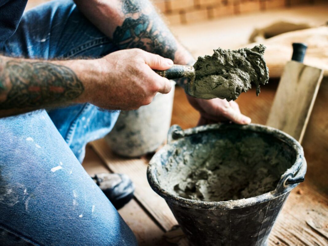 Mistura de cimento e verniz forma uma tinta poderosa