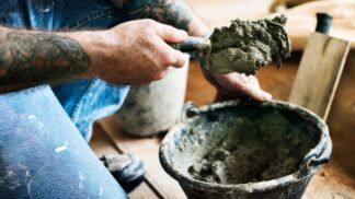 Mistura de cimento e verniz forma uma tinta poderosa