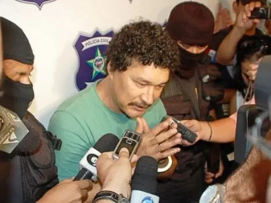 Pai de Eloá fala a imprensa após ser preso