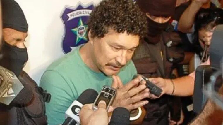 Pai de Eloá fala a imprensa após ser preso