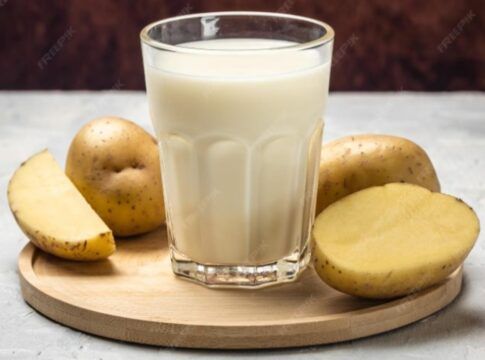 Imagem coloirda de suco de batata