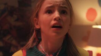 Como "Uma Dobra no Tempo" se relaciona com a trama de Stranger Things 5?