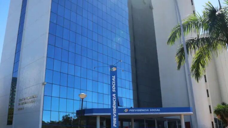 INSS descontos associativos proibidos