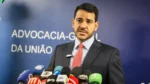 O advogado-geral da União e indicado ao STF, Jorge Messias, fala em coletiva de imprensa