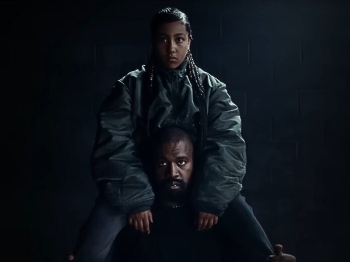 Kanye West no clipe de ¥$, Ye, Ty Dolla $ign, com sua filha North West