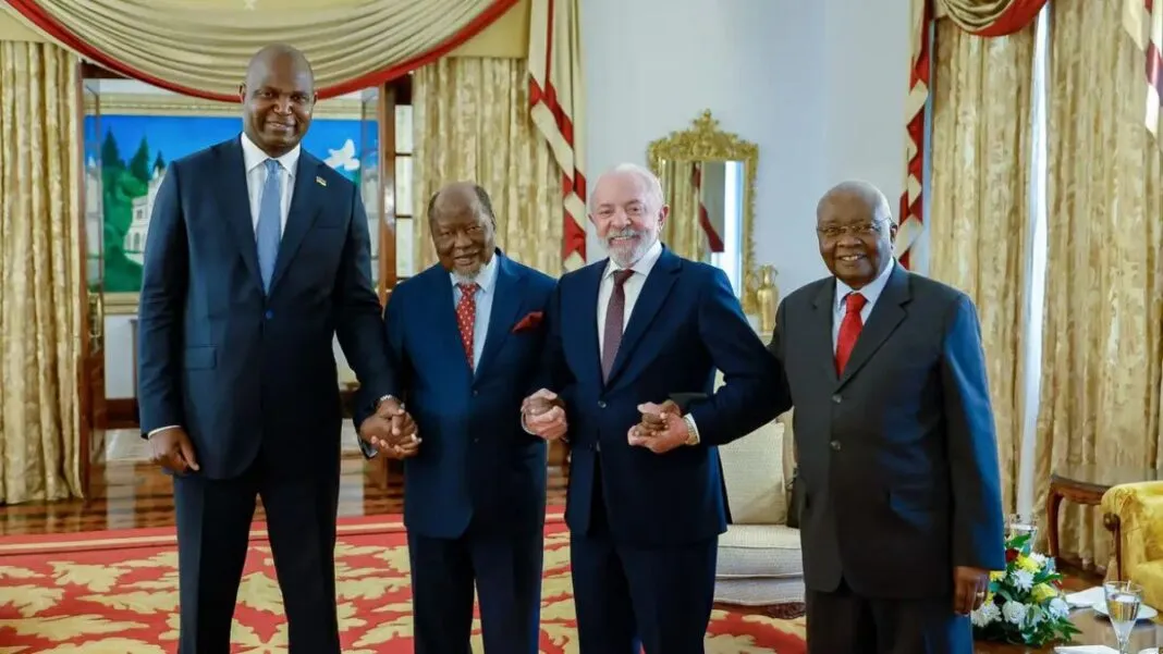 imagem do presidente Lula em Moçambique