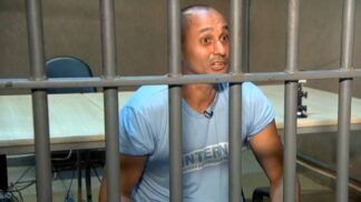 imagem de Marcinho VP atrás das grades