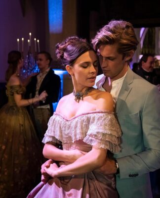 Harriet Herbig-Matten e Damian Hardung, atores de Maxton Hall