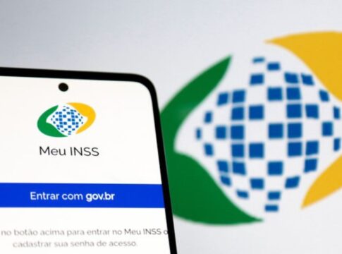 imagem de um celular com o aplicativo do Meu INSS