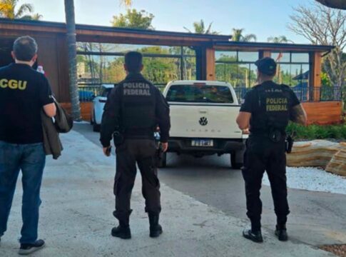 imagem de operação da Polícia Federal e CGU contra desvios em contratos de saúde