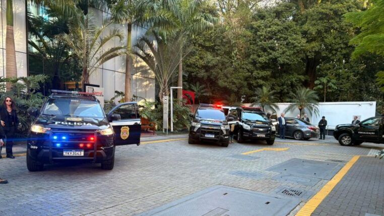 Carros da polícia do Estado de São paulo