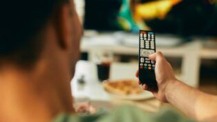 Anatel alerta sobre riscos do gatonet e prejuízo de R$ 15,5 bilhões por ano